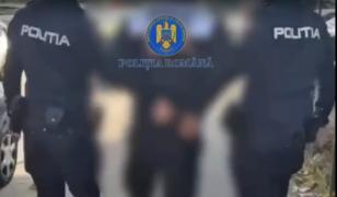 Imagini cu momentul în care un agent de securitate dintr-un mall loveşte un bărbat suspectat de furt