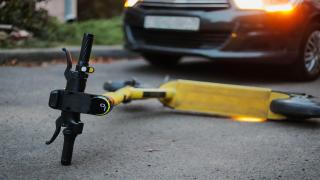 Asigurarea RCA ar putea deveni obligatorie pentru trotinetele electrice, după valul de accidente provocate