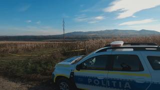 Trupul unui nou-născut, descoperit într-un sac de plastic pe un câmp din Bacău. Un localnic a sunat la 112