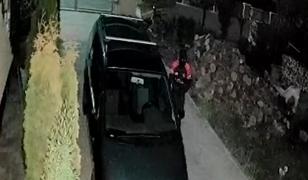 Val de spargeri în Dej. Poliţiştii caută un individ mascat, surprins de camerele de supraveghere