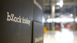 Black Friday scade în intensitate. Românii nu mai au bugete mari pentru cumpărături