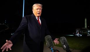 Trump scandalizează SUA. După ce a demolat o parte din Casa Albă, vrea să-şi pună numele pe o clădire oficială