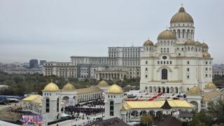 Catedrala Naţională şi-a deschis porţile pentru toţi credincioşii. De ce este specială vizitarea ei acum