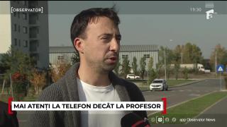 Telefoanele, indispensabile pentru elevi, în şcoală. Unii vin si cu altele de rezervă
