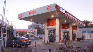 Ce se va întâmpla cu activele Lukoil din România? Experţii cred că ar trebui să intre în proprietatea statului