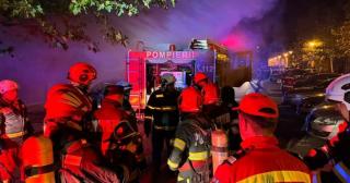 Incendiu într-un apartament din Drobeta Turnu Severin, plin de deşeuri. Peste 40 de locatari evacuaţi