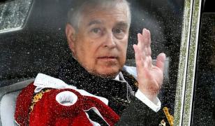 Noi acuzaţii la adresa prinţului Andrew. Ar fi adus 40 de prostituate la hotel, pe bani publici, în Thailanda