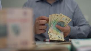 Situaţie dramatică în economie, după măsurile de austeritate. Fritz: Suntem în rahat