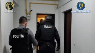 Descinderi la o rețea care ar fi obținut ilegal credite și mașini în leasing. Prejudiciu de peste 7 mil. €