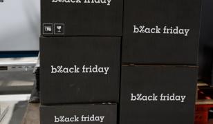 Black Friday 2025, între bilete la festival cu 10 lei şi oferte la energie. Cele mai aşteptate oferte