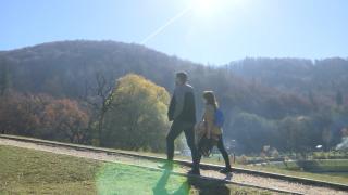 Vreme de primăvară în noiembrie. Medicii avertizează: Diferențele mari de temperatură pot afecta sănătatea