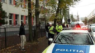 Liceu din Bucureşti, evacuat din cauza scurgerilor de gaze. Două echipe Distrigaz au intervenit