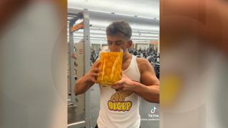 Un nou trend periculos de pe TikTok a ajuns şi în România. Avertismentul specialiştilor