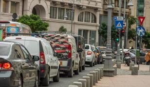 Schimbări importante pentru șoferi. Camerele din trafic vor depista şi mașinile fără RCA