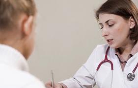 Practica periculoasă care a luat avânt printre români. Medicii spun că este total neindicat