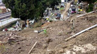 Alunecare de teren peste un cimitir din Sighișoara. Peste 30 de morminte, distruse