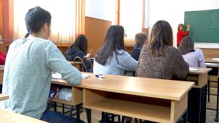 Ministerul Educației: Notele elevilor vor fi acordate după criterii unitare, nu după preferințele profesorilor