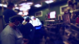 Scandal uriaș la Floreasca. Doi medici, ridicați de mascați înainte de operație