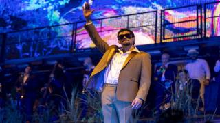 Cântărețul care a făcut istorie la Latin Grammy 2025: Artistul a plecat cu 5 trofee acasă