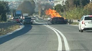 O româncă a murit carbonizată într-un Fiat Punto, în Italia, după ce s-a ciocnit frontal cu o altă mașină