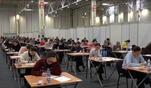 10.000 de viitori medici au susţinut examenul de Rezidenţiat. Doar 296 vor avea un post asigurat la stat