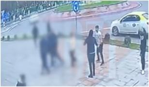 Trei bărbaţi, reţinuţi după bătaia cu săbii din faţa unei săli de jocuri din Hârlău. Alţii sunt încă în vizor