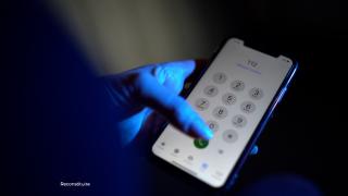 "Mă ameninţa că îmi dă 50 de cuţite în cap". Cum se poate schimba legea ordinului de protecţie