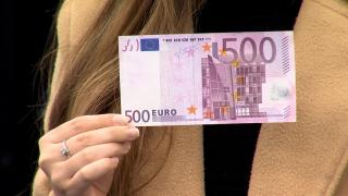 Cum a crezut un gălăţean că dă lovitura la casino. A plătit cu bani falşi, dar i-a pierdut pe toţi la păcănele