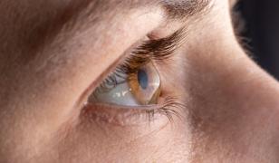 Premieră în lumea medicală. O pacientă şi-a recăpătat vederea după ce a primit o cornee imprimată 3D