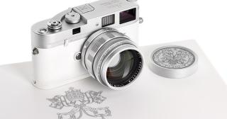 Camera foto a Papei Francisc, unică în lume, vândută cu 6,5 milioane € la Viena