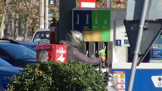 Motorina premium ar putea sări de 9 lei pe litru. Apel la stat pentru a interveni