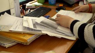 20.000 de români, pe cale de a fi concediaţi. Companiile la care lucrează, închise pentru că sunt "găuri negre