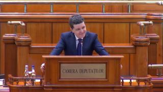 Momentul în care Nicușor Dan este întrerupt de suveraniști în Parlament: "Ajutați România, nu Ucraina!"
