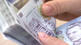 Deficitul bugetar a scăzut de la 6,2% la 5,7%, iar România va primi în continuare fonduri europene. Ce urmează
