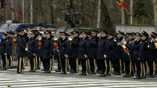 Paradă militară de 59 de secunde la Galați și de 2 minute la Timișoara. La Iași au fost doar 250 de militari