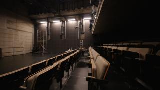 Primul teatru construit în România după 80 de ani. Povestea regizoarei care a mobilizat 14.000 de oameni