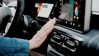 Noi reguli pentru producătorii auto. Dotarea care riscă să dispară din maşini din motive de siguranţă