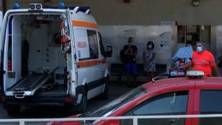 A căzut din picioare în faţa spitalului, la braţ cu soţia. Medicii l-au resuscitat pe trotuar, fără rezultat