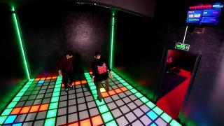 Cum arată arena în care se îmbină jocurile video cu sportul fizic