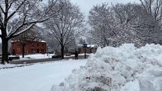 Furtună de zăpadă violentă: un mort, trafic paralizat şi sute de accidente rutiere, în SUA