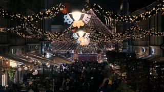 Orașele României strălucesc de sărbători. Unde găsești cele mai spectaculoase decoruri pentru fotografii