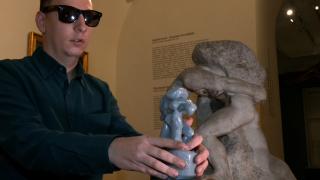 Cum a reușit un muzeu din România să facă arta "vizibilă" pentru nevăzători