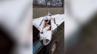 Doi moldoveni au găsit o dronă rusească, au dus-o acasă cu motocultorul, apoi i-au scos motorul și piesele
