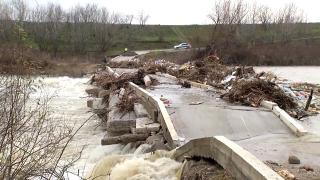 Oamenii din Argeş şi Călăraşi acuză Apele Române că a provocat intenţionat inundaţii. Cum se apără instituţia