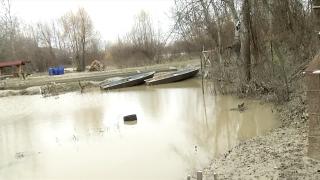 Imaginile dezastrului după golirea barajelor de pe Argeș. Ferme și adăposturi, înghițite de ape în câteva ore