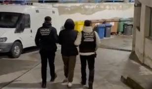 Tânără din Brăila, sechestrată și violată de fostul iubit. Mascații au spart ușa locuinței pentru a o salva