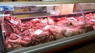 Carnea de porc, mai ieftină cu 20% față de 2024. Fermierii se plâng de costuri