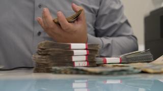 Condiţia pusă de Ilie Bolojan pentru a creşte salariul minim cu 300 de lei