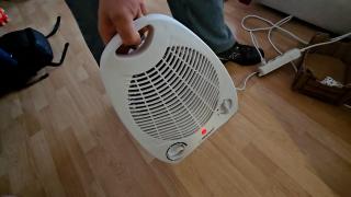 Nou pericol în cartierul Rahova, lăsat fără gaz şi căldură de două luni. Localnicii apelează la improvizaţii