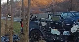 "Băi, săraca fata. Şi gravidă". Cuplu de tineri, spulberat pe o şosea din Bacău: "Avea 200 la impact"
